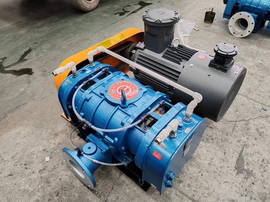 低噪音、雙油箱羅茨風(fēng)機(jī)